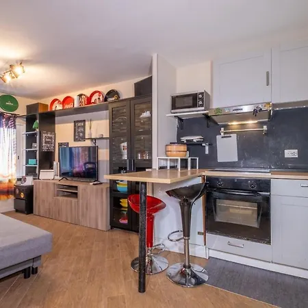 Ht Movie Flat Bilo Apartment *